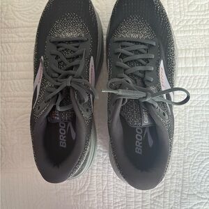 Brooks Women’s Black and Gray Shoes